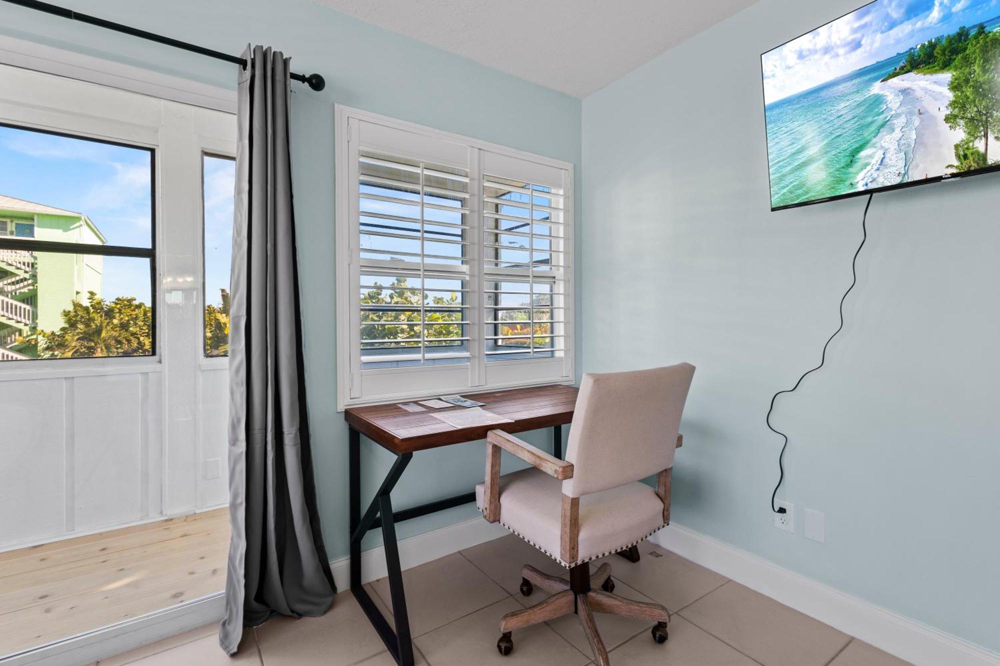 Partial Ocean View Hotel Room- King Bed #1 Fort Pierce Bagian luar foto