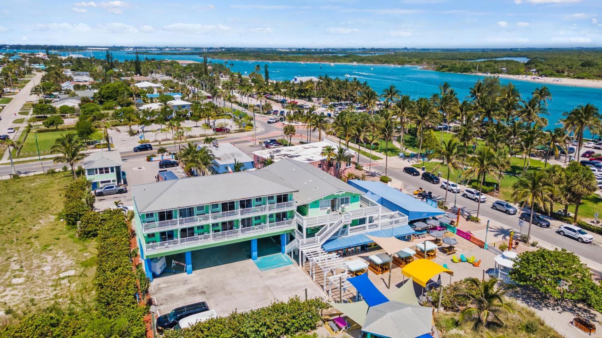 Partial Ocean View Hotel Room- King Bed #1 Fort Pierce Bagian luar foto